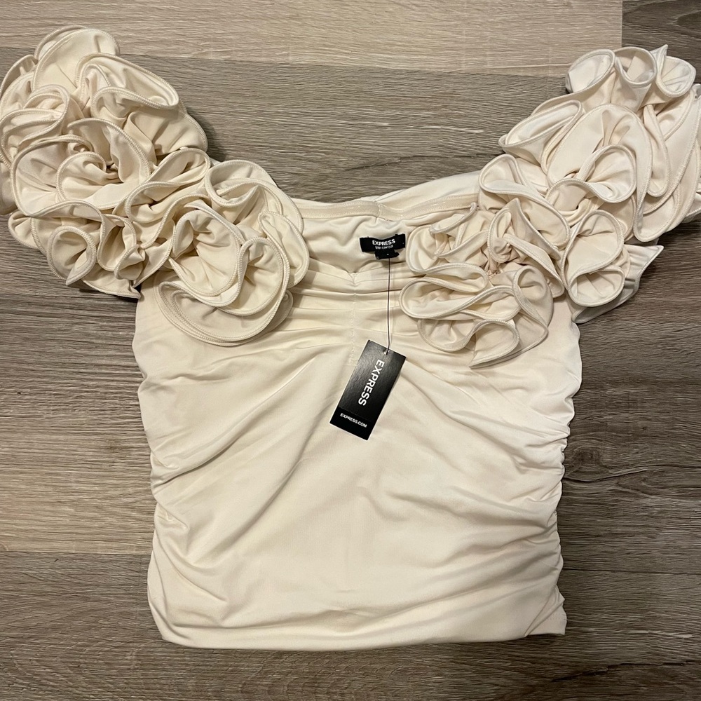 Size small. Never worn